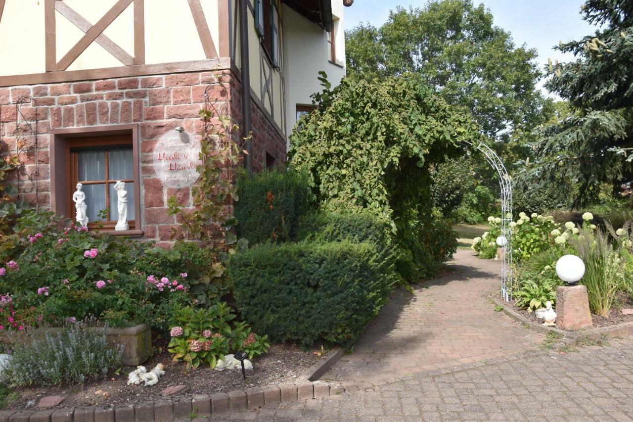 Appartamento Heidi'S Haeuschen Schollbrunn Esterno foto